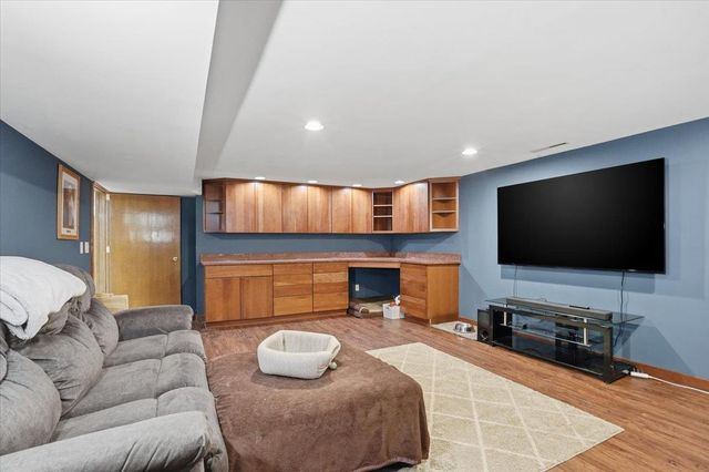 418 Oakridge Drive, Portage, WI 53901