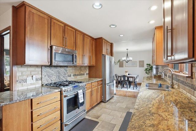 418 Oakridge Drive, Portage, WI 53901