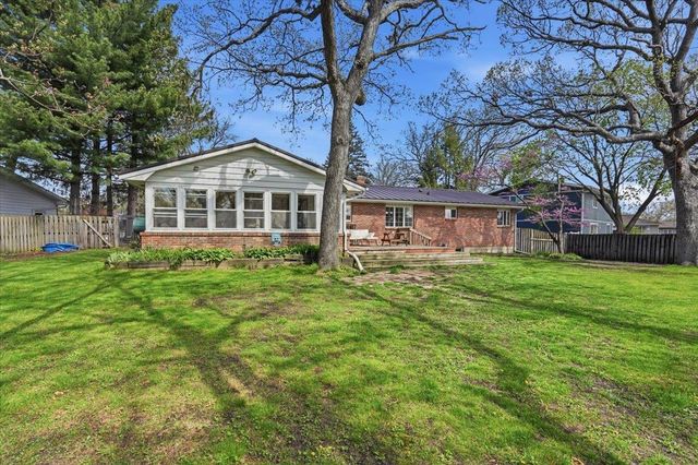418 Oakridge Drive, Portage, WI 53901