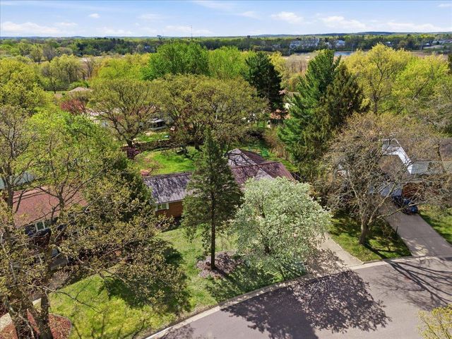 418 Oakridge Drive, Portage, WI 53901