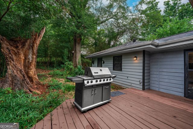 1747 SE Crestridge Drive, Marietta, GA 30067