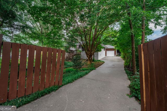 1747 SE Crestridge Drive, Marietta, GA 30067