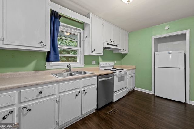 1747 SE Crestridge Drive, Marietta, GA 30067