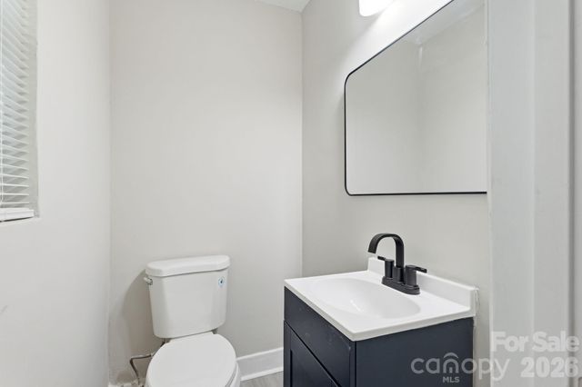 810 Echo Glen Road, Charlotte, NC 28213