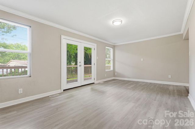 810 Echo Glen Road, Charlotte, NC 28213