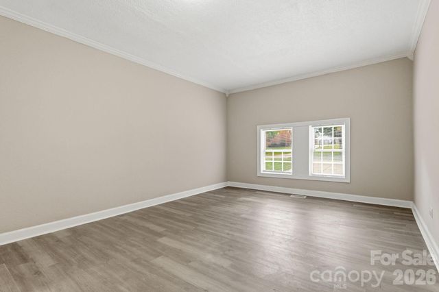 810 Echo Glen Road, Charlotte, NC 28213