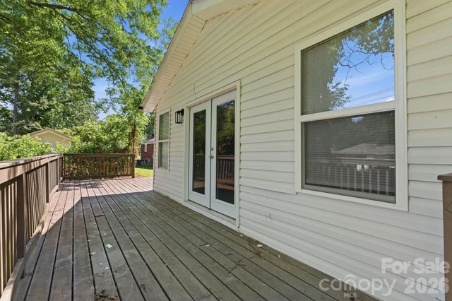 810 Echo Glen Road, Charlotte, NC 28213
