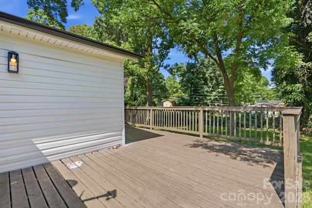 810 Echo Glen Road, Charlotte, NC 28213
