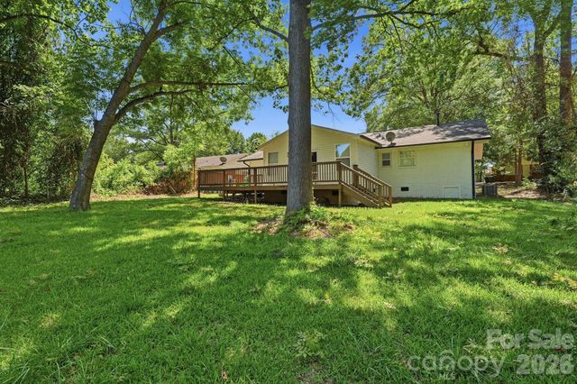 810 Echo Glen Road, Charlotte, NC 28213