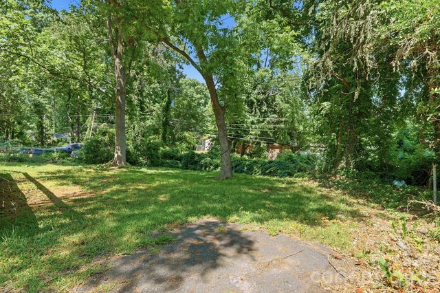 810 Echo Glen Road, Charlotte, NC 28213