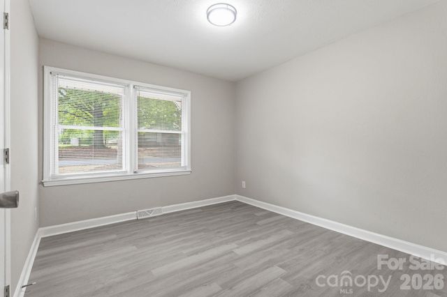 810 Echo Glen Road, Charlotte, NC 28213