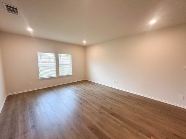 935 Keystone Court, Ferris, TX 75125