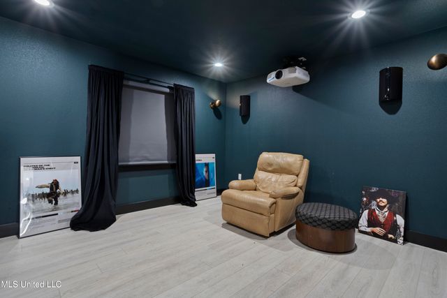 1211 Bowen Avenue, Ocean Springs, MS 39564