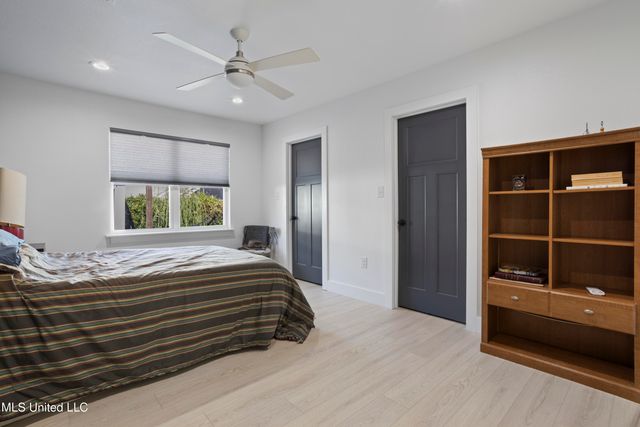 1211 Bowen Avenue, Ocean Springs, MS 39564