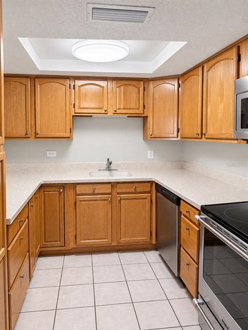 2901 26TH STREET W 316, Bradenton, FL 34205
