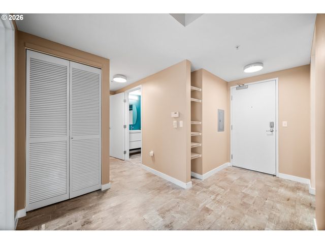 701 COLUMBIA St, Vancouver, WA 98660