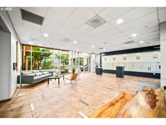 701 COLUMBIA St, Vancouver, WA 98660