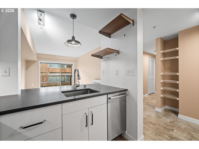 701 COLUMBIA St, Vancouver, WA 98660