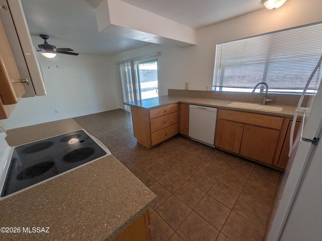 3250 W Sunbeam, Tucson, AZ 85741