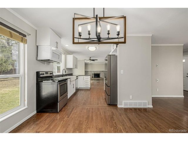 15885 E Kepner Dr, Aurora, CO 80017