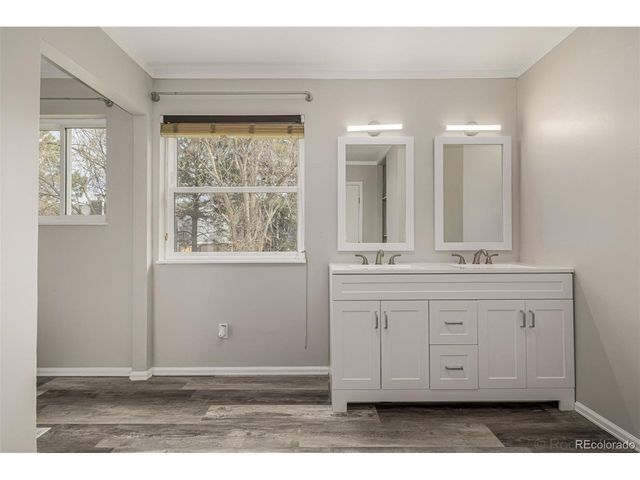 15885 E Kepner Dr, Aurora, CO 80017