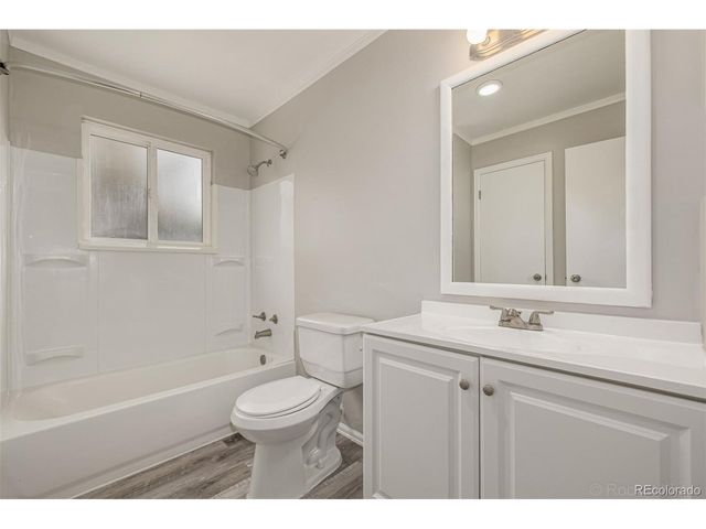 15885 E Kepner Dr, Aurora, CO 80017