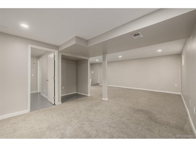 15885 E Kepner Dr, Aurora, CO 80017