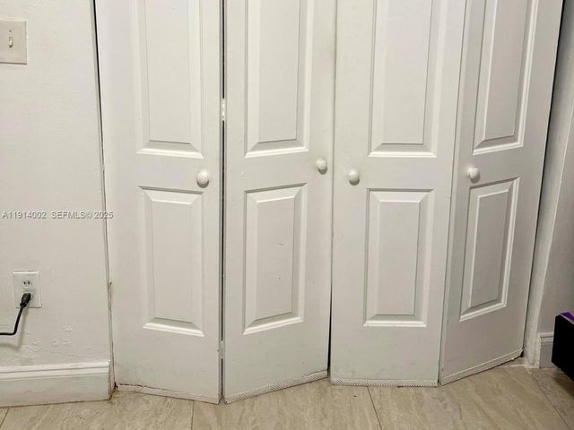 2914 SW 92nd Ct, Miami, FL 33165