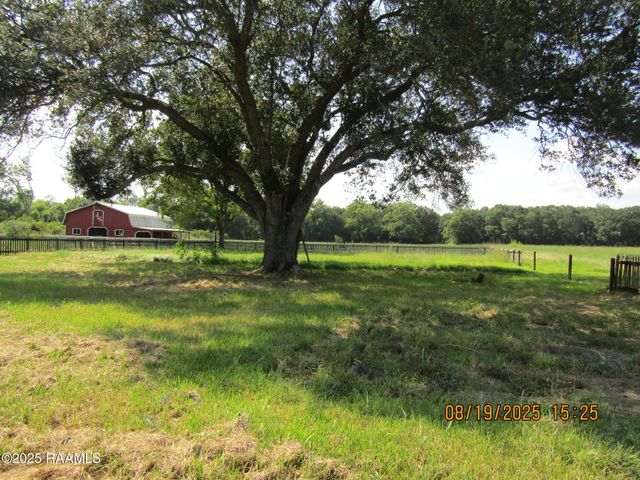 3116 Grand Point Highway, Breaux Bridge, LA 70517