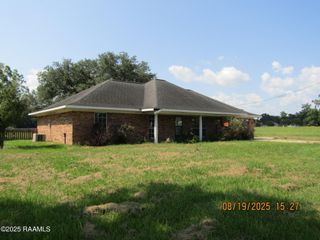 3116 Grand Point Highway, Breaux Bridge, LA 70517