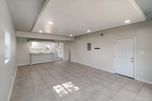 4434 Mountain Pass, Von Ormy, TX 78073