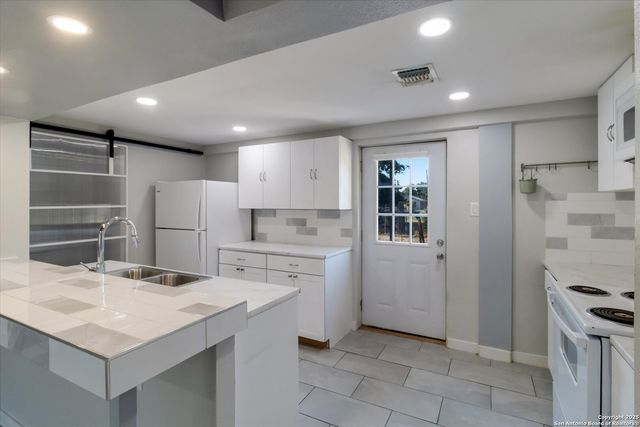 4434 Mountain Pass, Von Ormy, TX 78073