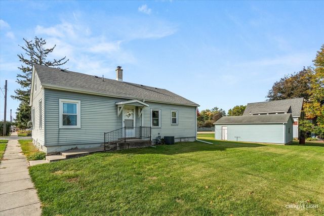 2 N Van Buren Street, Newark, IL 60541