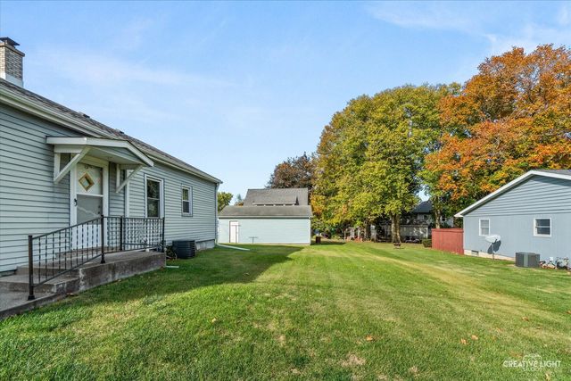 2 N Van Buren Street, Newark, IL 60541