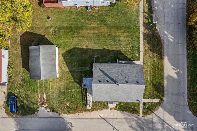 2 N Van Buren Street, Newark, IL 60541