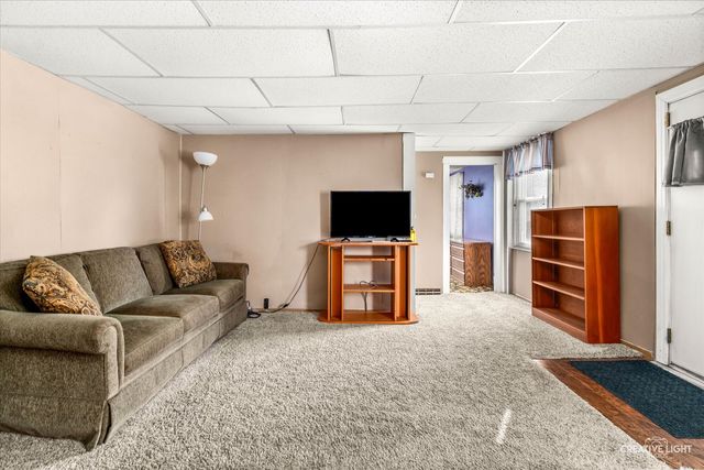 2 N Van Buren Street, Newark, IL 60541