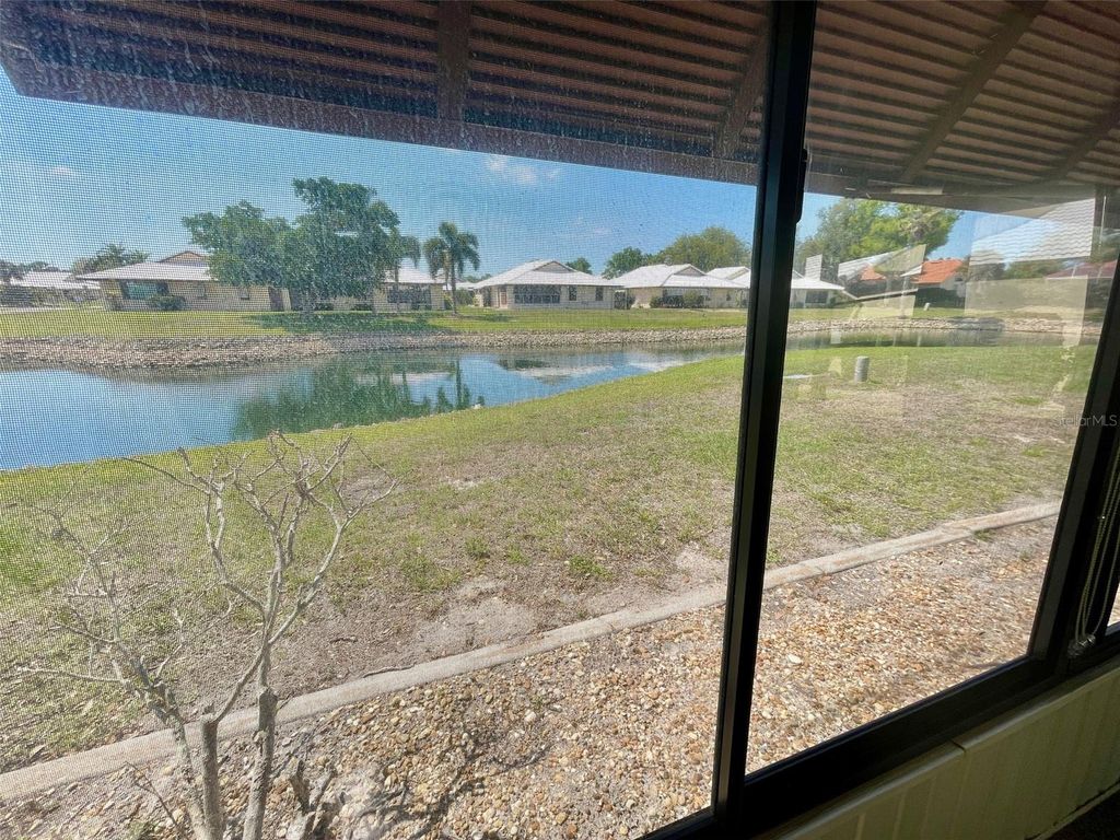 Image 17 of property listing at 137 DRIFTING SANDS DRIVE, Venice, FL 34293