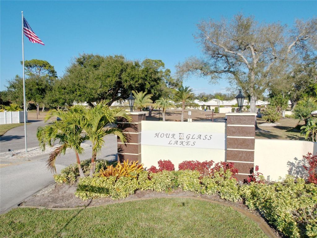 Image 36 of property listing at 137 DRIFTING SANDS DRIVE, Venice, FL 34293