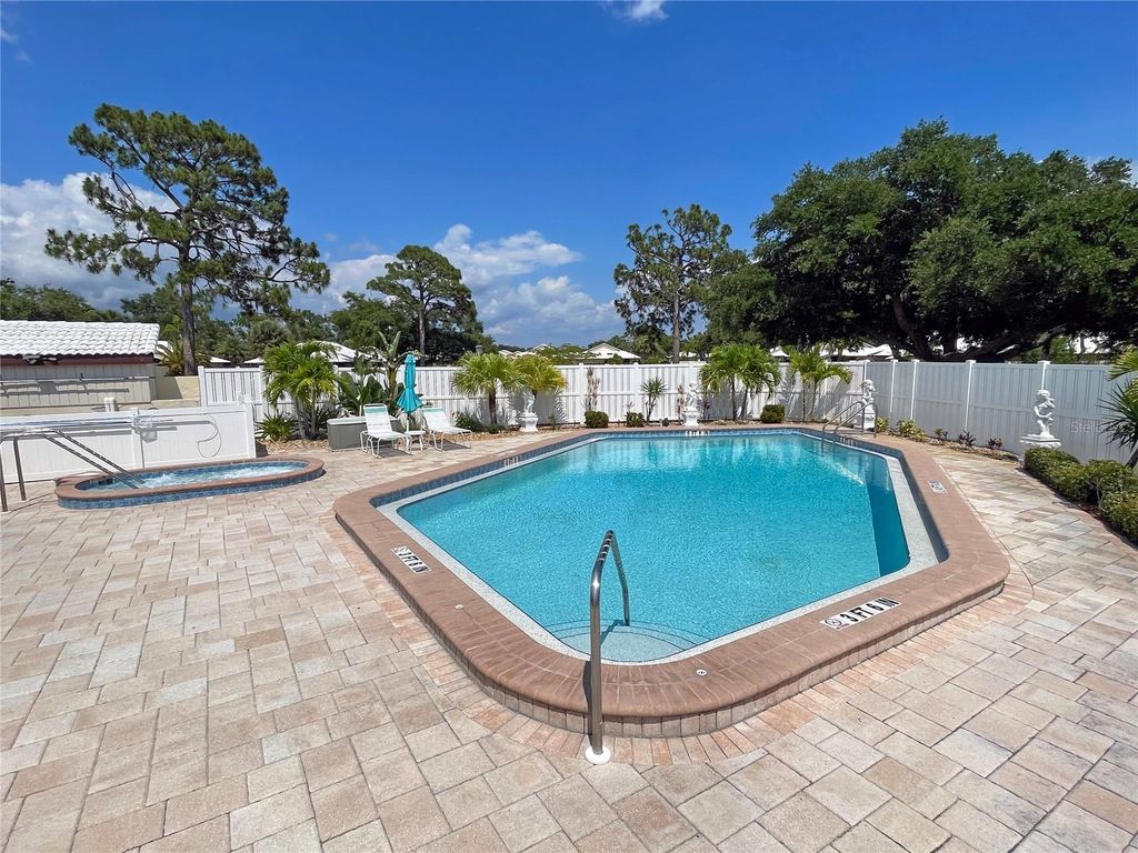 Image 40 of property listing at 137 DRIFTING SANDS DRIVE, Venice, FL 34293