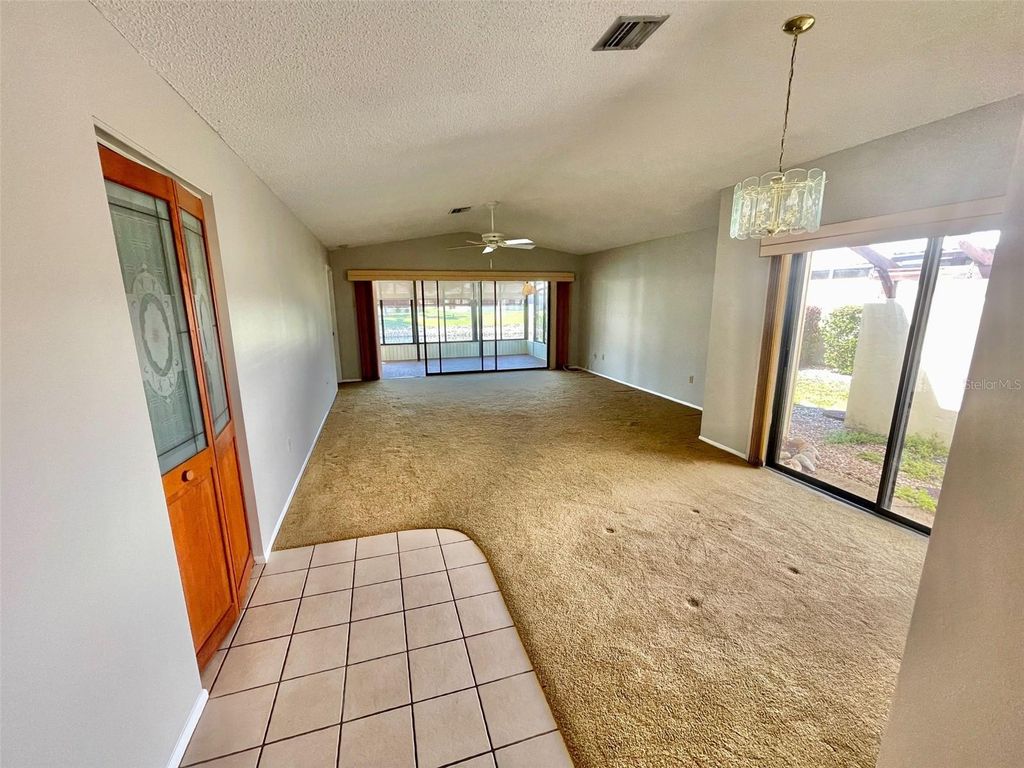 Image 9 of property listing at 137 DRIFTING SANDS DRIVE, Venice, FL 34293