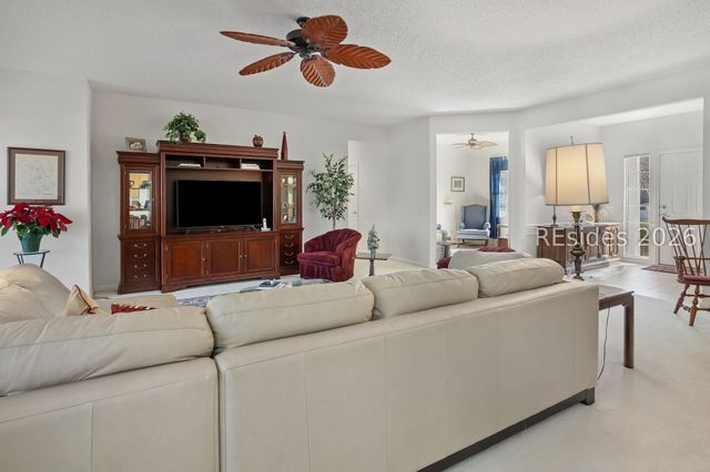 16 Fairforest Ln, Bluffton, SC 29909