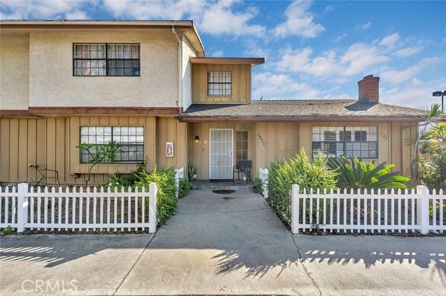 3368 Linden Avenue, Long Beach, CA 90807