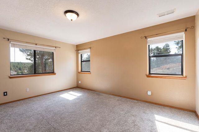 92 Nightingale Lane, Tijeras, NM 87059