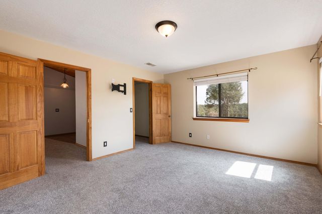 92 Nightingale Lane, Tijeras, NM 87059