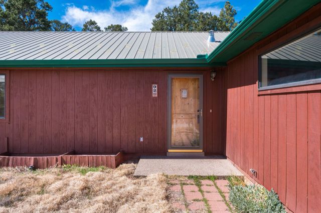 92 Nightingale Lane, Tijeras, NM 87059