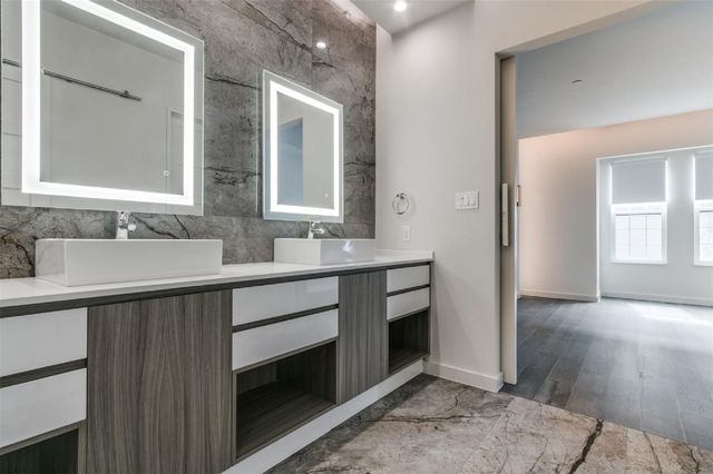 256 Crockett Street, Roanoke, TX 76262