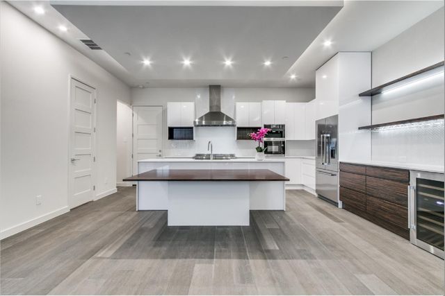 256 Crockett Street, Roanoke, TX 76262