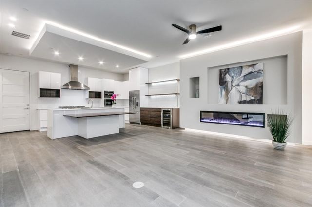 256 Crockett Street, Roanoke, TX 76262