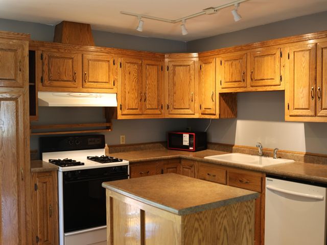 1244 Ryan Avenue E, Maplewood, MN 55109