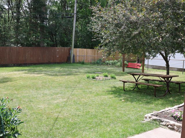 1244 Ryan Avenue E, Maplewood, MN 55109